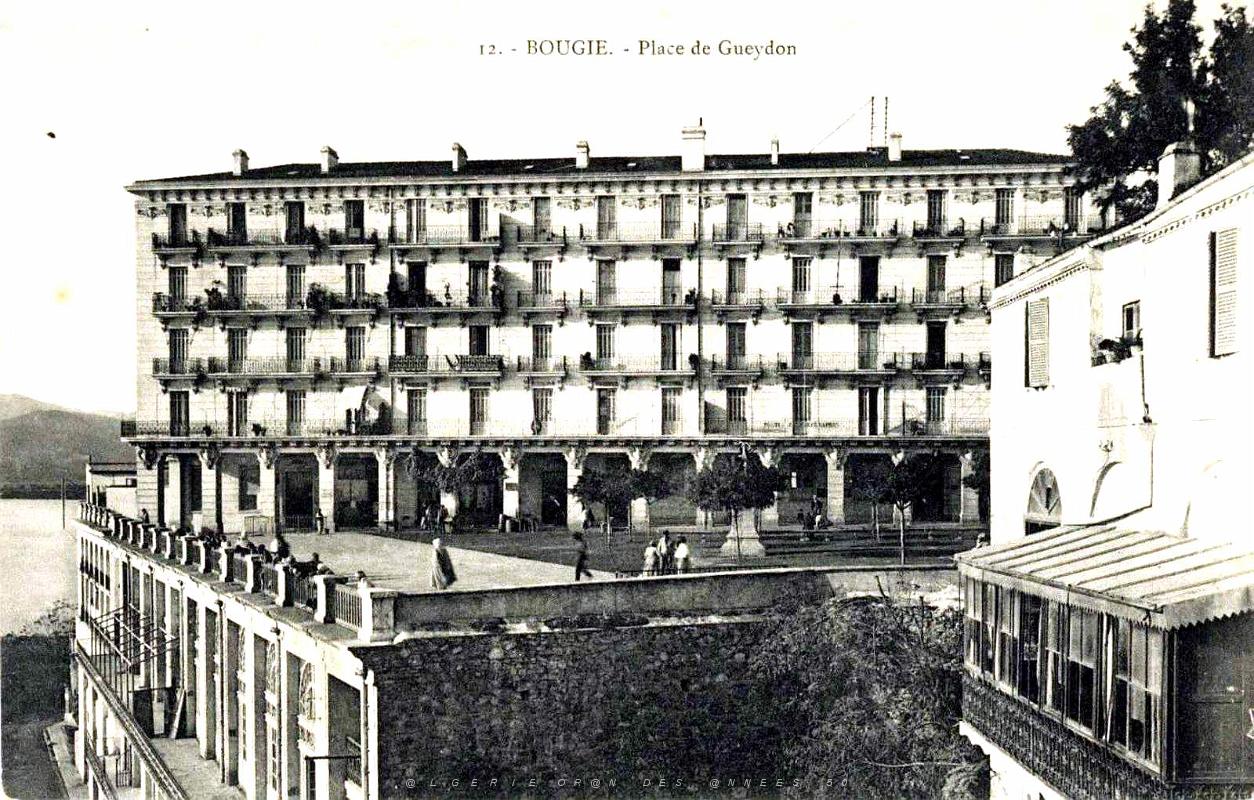 Bougie - Place de Gueydon.jpg